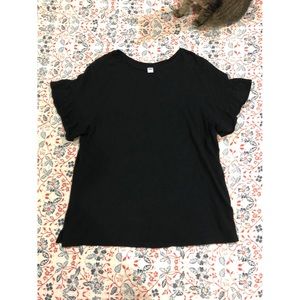 Black top with ruffled sleeves!